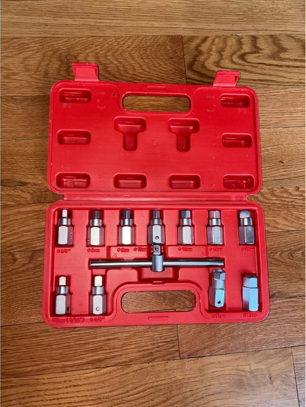 HERIS 12-piece drain plug socket set is designed for removing oil sump plugs on